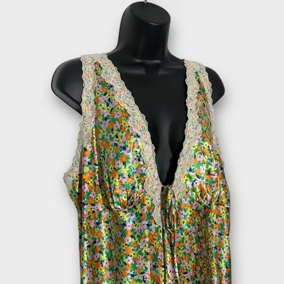 Wild Fable Satin Retro Floral Sleeveless V-Neck Maxi Slip Dress Size XXL - Image 2 of 4