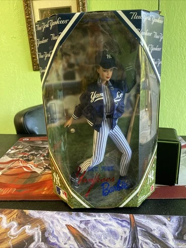 BARBIE New York Yankees Baseball Colle7ctor Edition Doll Vintage 1999 Mattel New