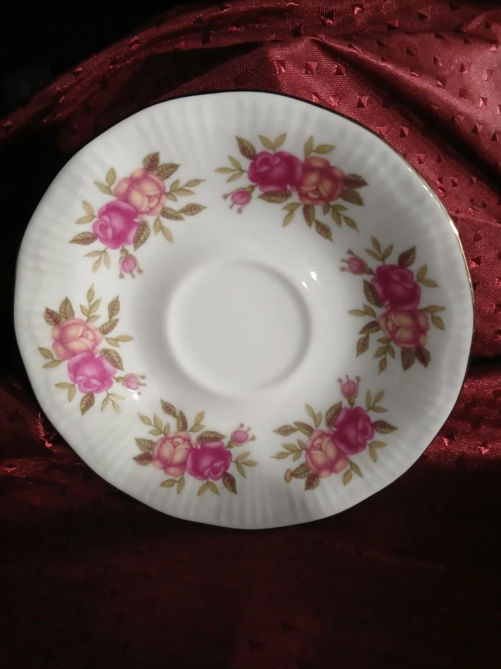 Walbrzych Hecho en Polonia Platillo y Taza de Té Diseño Rosa Foto 2 de 4