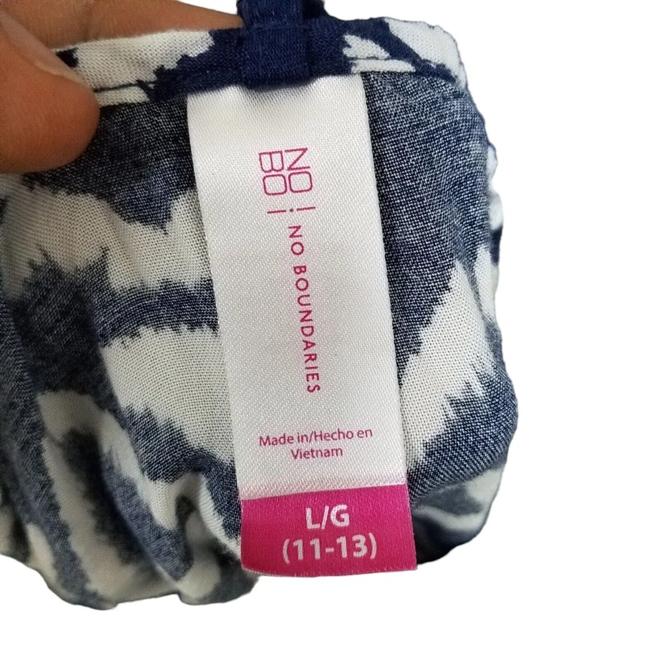 No Boundaries Womens Sz L Blue White Geometric Sleeveless Crop Top - Image 2 of 4