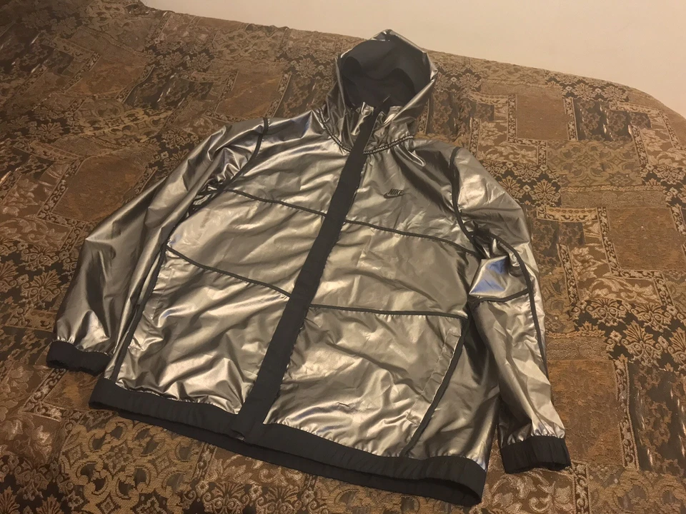 Chaqueta reversible para hombre Nike Sportswear Air Max negra plateada talla XL 928763 010 Foto 4 de 4