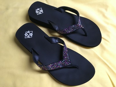 byyb flip flops