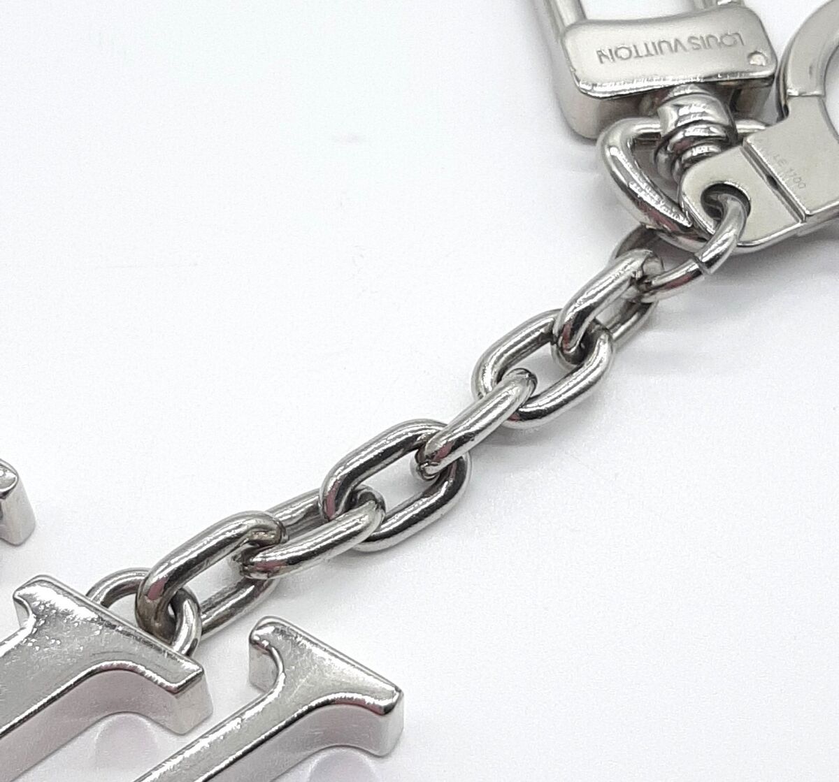 Louis Vuitton Bag charm M65071 key ring Portclé Initial Louis Vuitton Bag charm M65071 key ring Portclé Initial