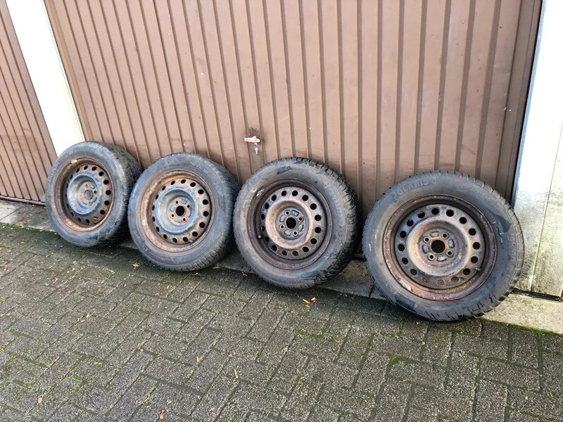 4xkomplette Winterreifen+Felgen 195/60R15 88T für Toyota Corolla,Allex,Mazda usw - Bild 2 von 4