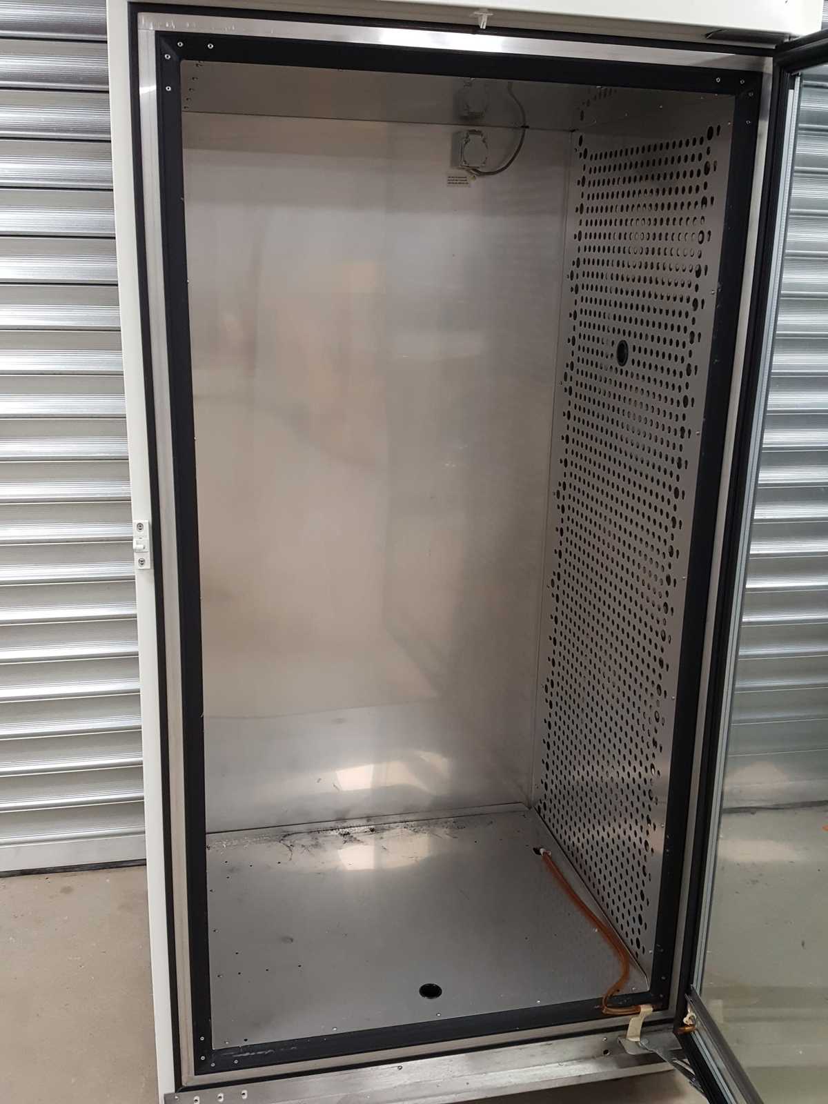 Thermo Scientific Forma ReachIn CO2 Laboratory Incubator Model 3951