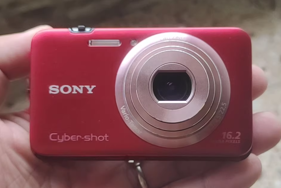 SONY Cyber-Shot DSC-WX9 Digital Camera 16.2MP 5X Optical Zoom Red