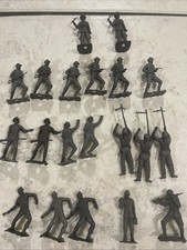 Vintage Lot 20 MPC German Soldiers 8 poses Dark Gray World War 2