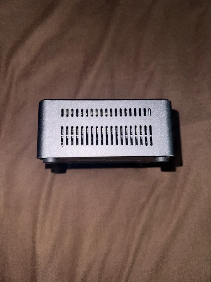 Intel NUC BOXNUC7i7BNk Core i5 8gb Ram 256gb  ssd internal graphic card  - Image 2 of 4