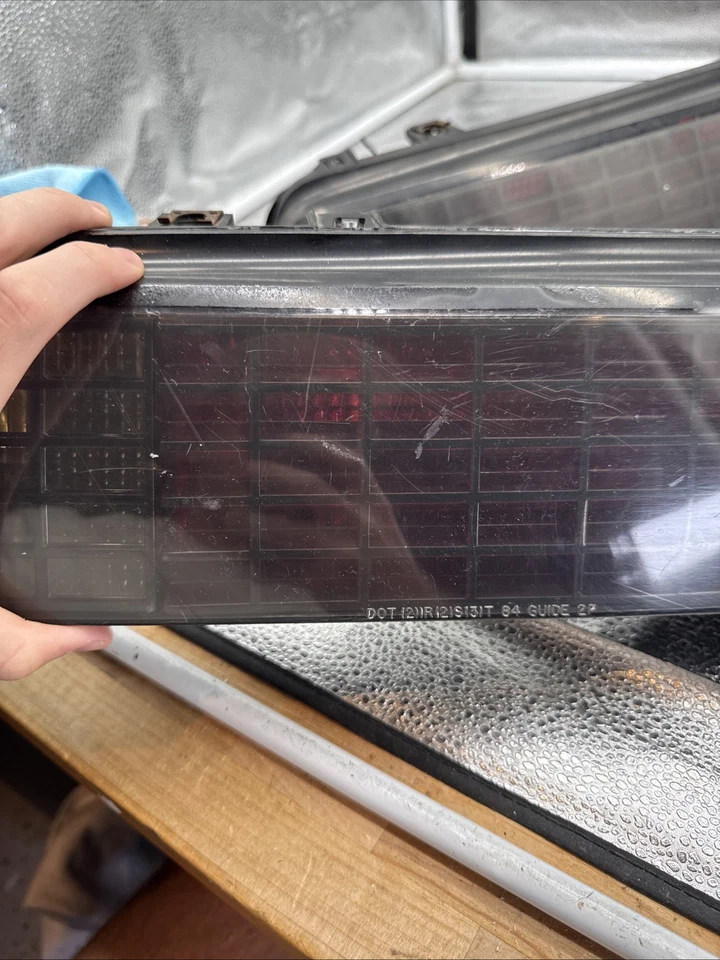 Juego de luces traseras izquierda derecha GM 84-88 Pontiac Fiero originales 16500455 16500456 Foto 3 de 4