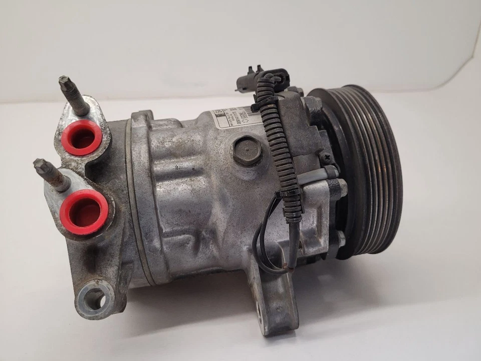 2002-2005 JEEP LIBERTY 3.7L AC Compressor 55037466AC  - Imagem 2 de 4