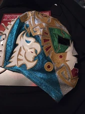DR. WAGNER Jr. PRO GRADE PROFESSIONAL - MASK With Fotolibre Magazine 