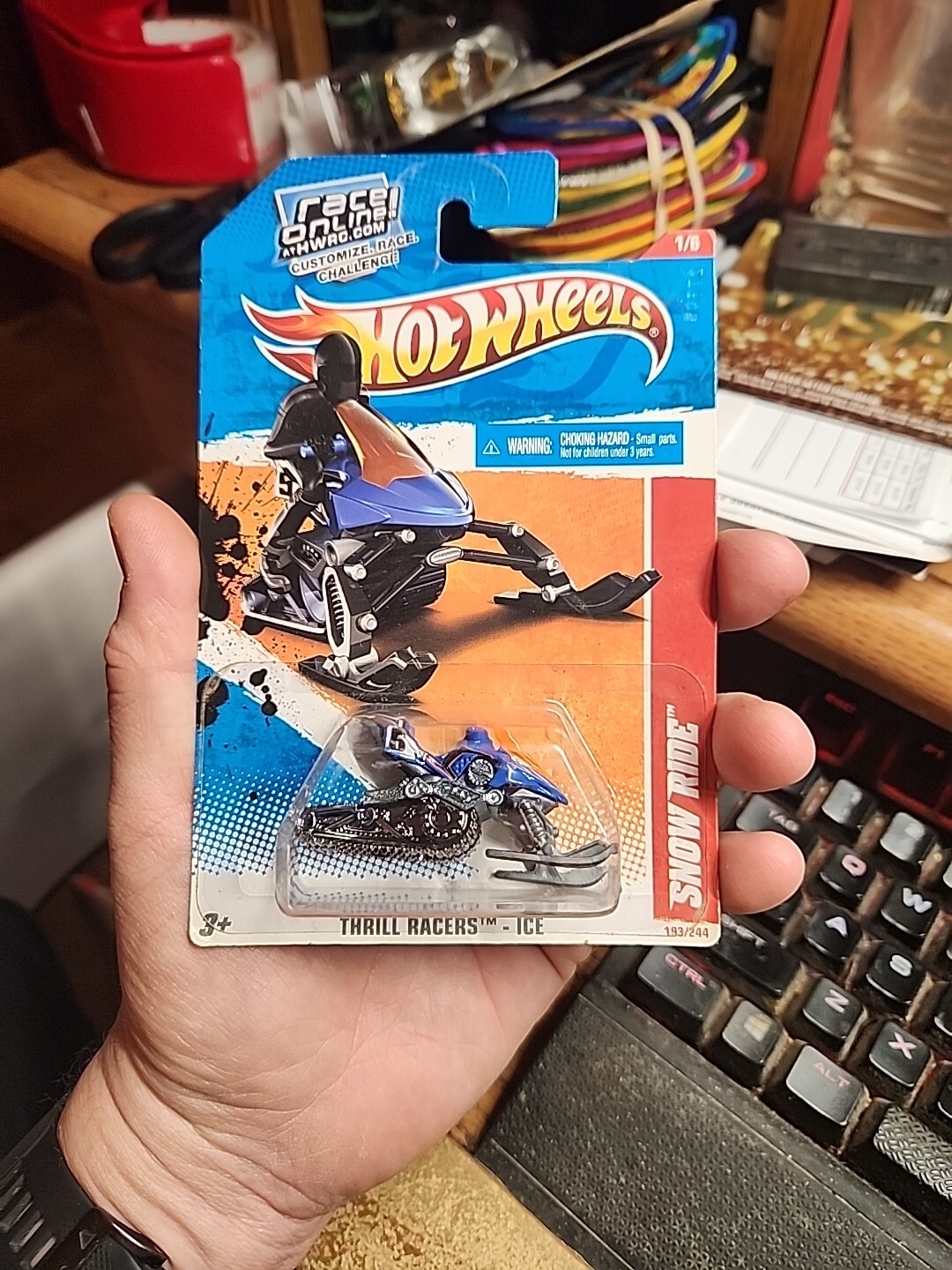 2010 HOT WHEELS SNOW RIDE THRILL RACERS-ICE BLUE #193 New on Card