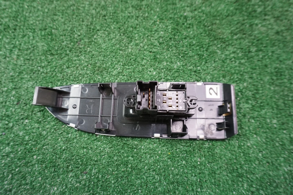 1996 1998 NISSAN PATHFINDER PASSENEGER Window Switch OEM - Image 2 of 4