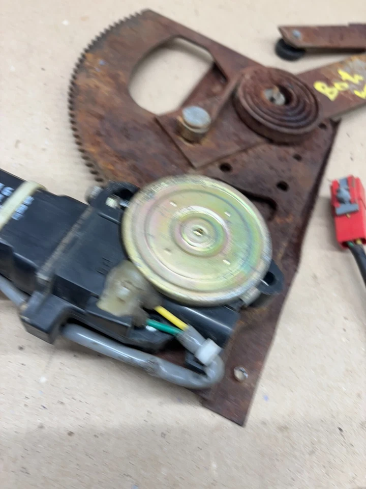 1981 - 1993 DODGE D100 D150 RAMCHARGER W100 W150 WORKING POWER WINDOW REGULATORS - Image 4 of 4