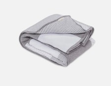 Burt's Bees Baby - Dottie Bee Organic Cotton Reversible Baby Quilt, Heather Grey