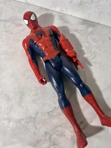 Figura de acción Spider-Man 12 pulgadas Marvel Avengers Titan Hero Series - Imagen 4 de 7