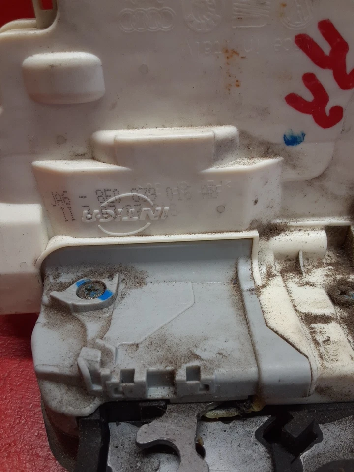 2003-2009 Audi A4 Quattro S4 RS4 Rear Right Passenger Door Latch Lock Assembly - Image 2 of 4