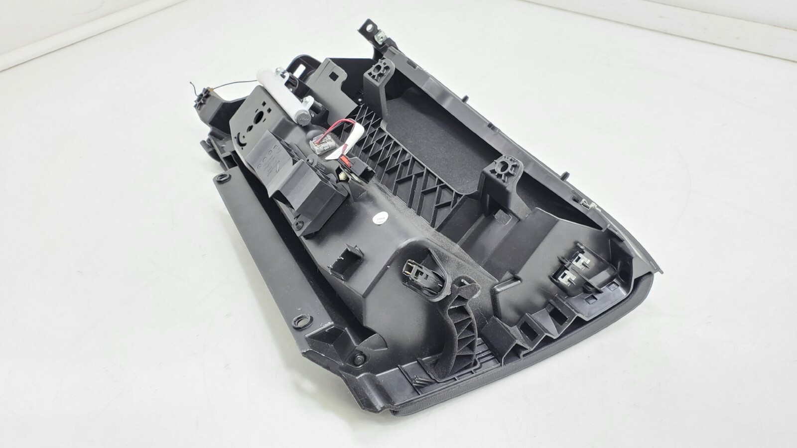 2014-2019 MASERATI GHIBLI S GLOVE BOX OEM.