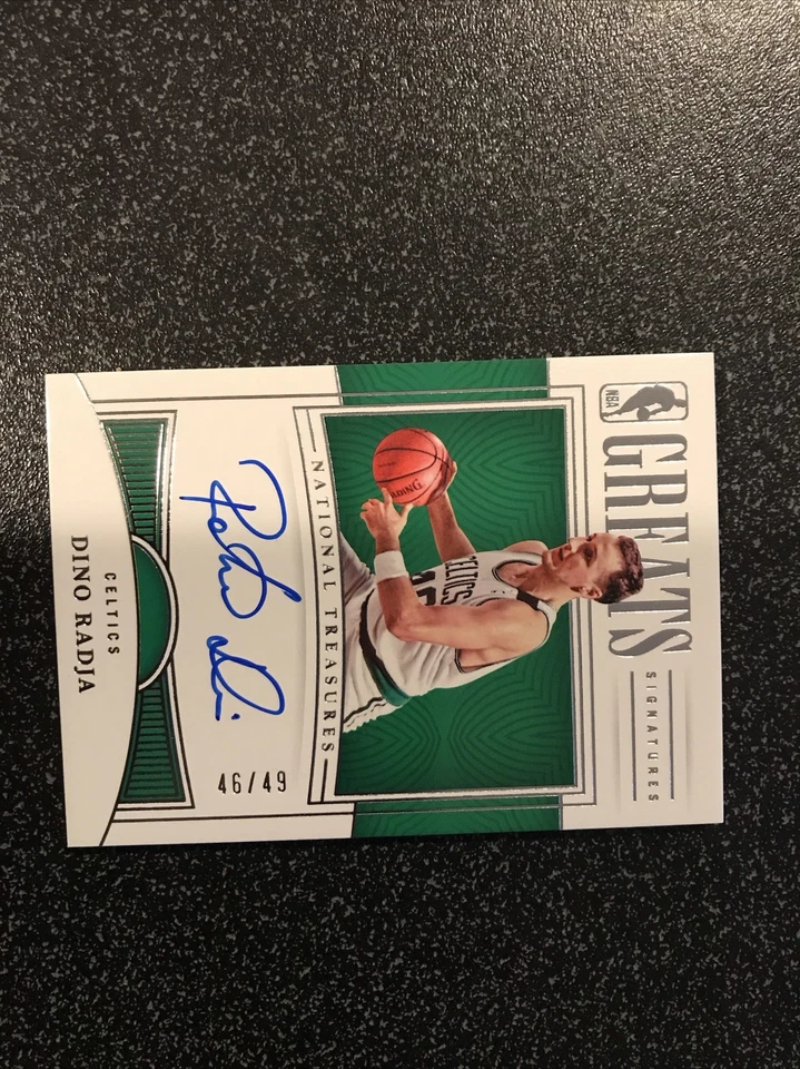 DINO RADJA 2022-23 TESOROS NACIONALES NBA GRANDES AUTÓGRAFO AUTOMÁTICO 46/49 Foto 2 de 3