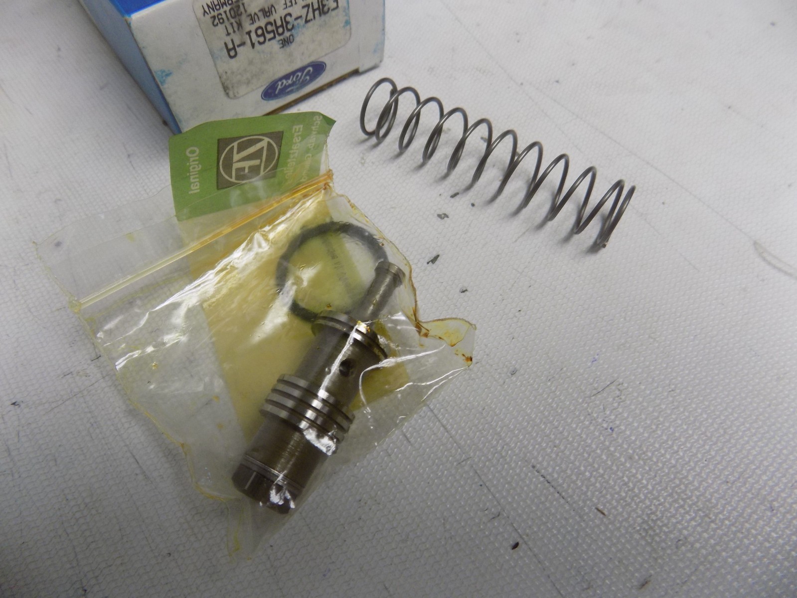 New OEM Ford Heavy Truck Power Steering Relief Valve Kit F3HZ3A561A