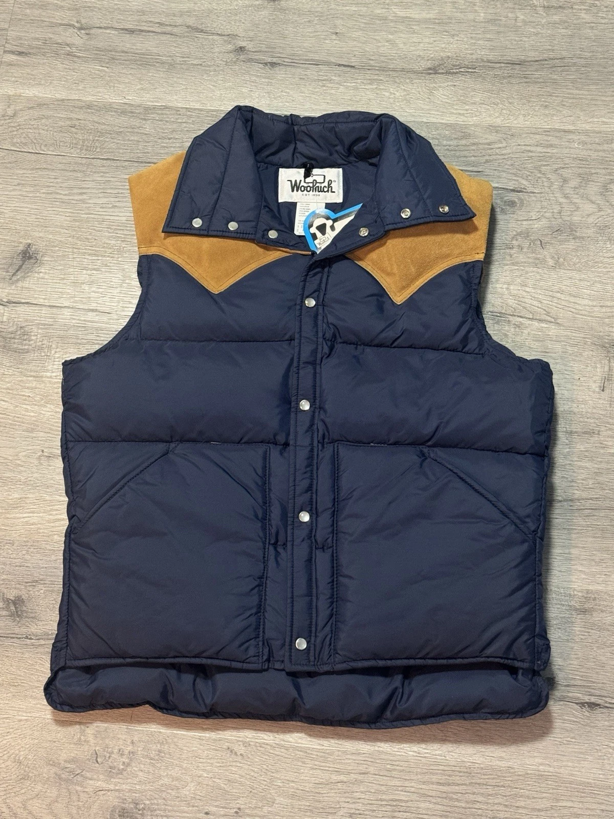 NWT VTG Woolrich Western Puffer Vest Goose Down Suede Leather Yolk Pearl Snap M
Opens in a new windo
