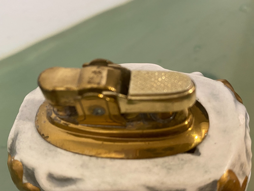 Royal Sealy Japan Three Graces Table Lighter White Gold Relief Vintage MCM NOS - Picture 4 of 14