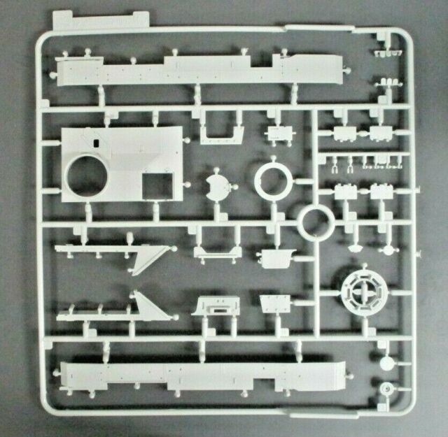 Dragon 1//35 Scale StuG.III F//8 Early Production Parts Tree W from Kit No 6620