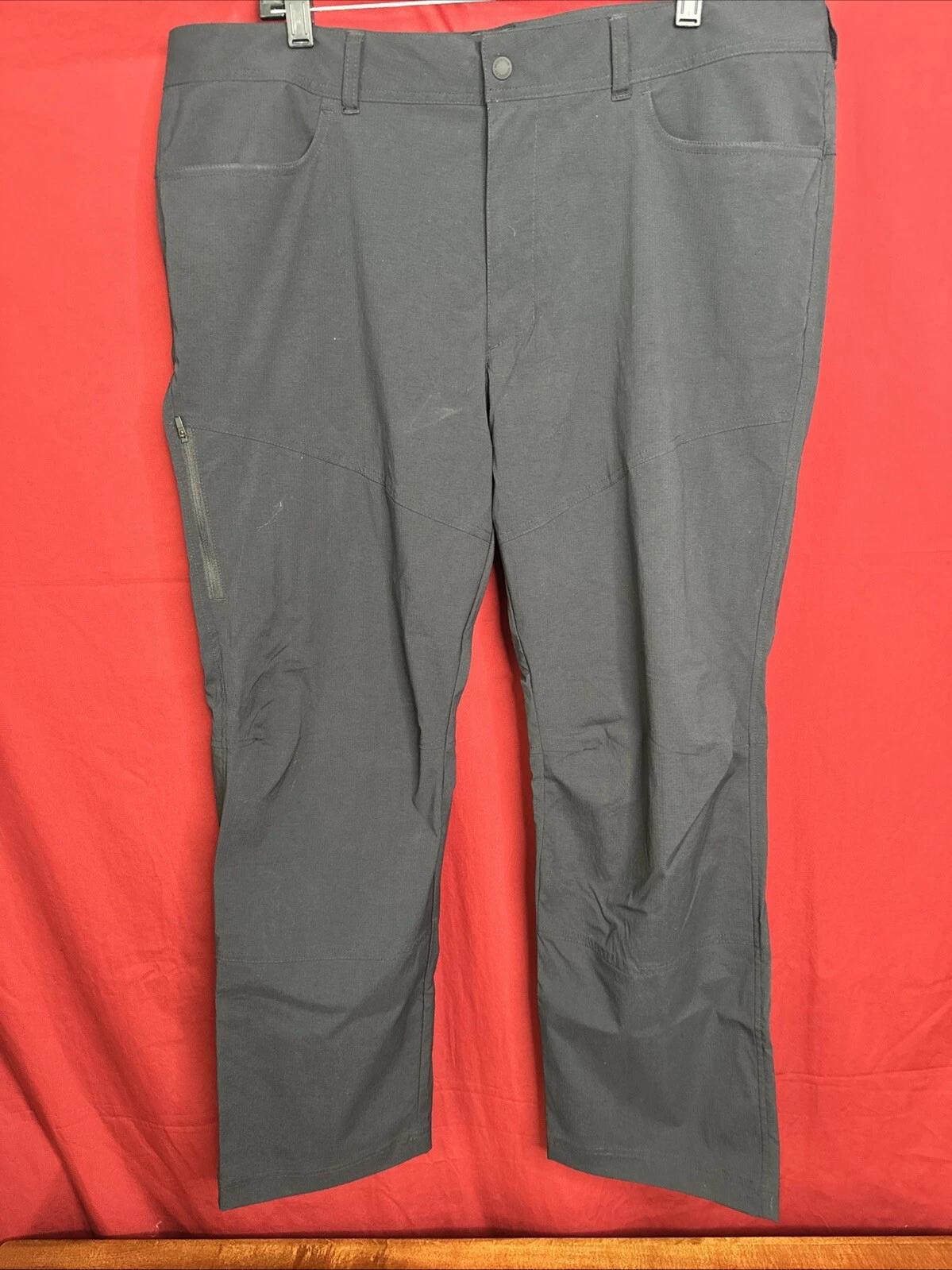 Mountain HardWear Pants Men's Size 40/30 Black Nylon Hiking Soft Shell Outdoor