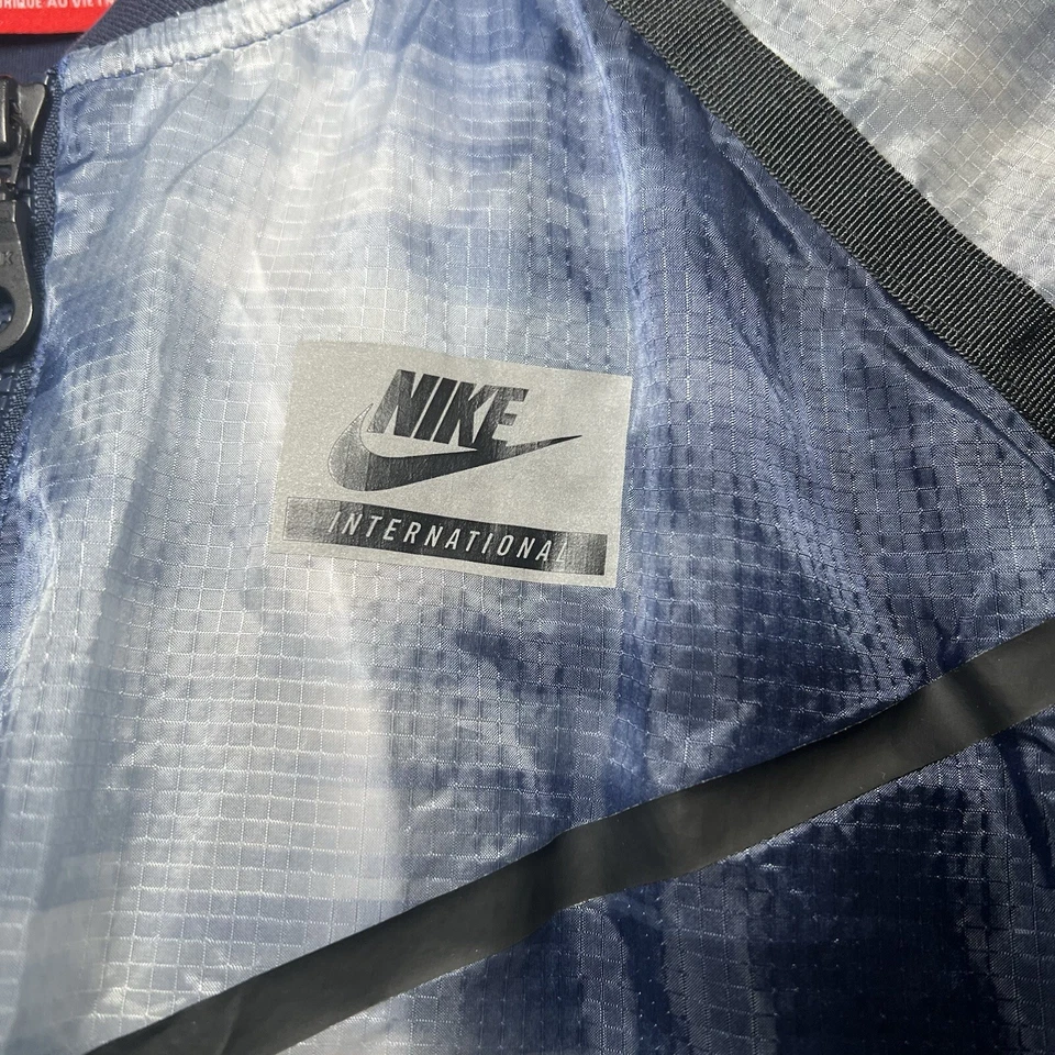 Jaqueta Bomber Feminina Nike International Obsidian 827433-449 Tamanho Grande - Imagem 2 de 4