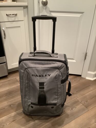 Vintage Authentic oakley carry on rolling luggage Grey Roller Bag - Picture 1 of 11