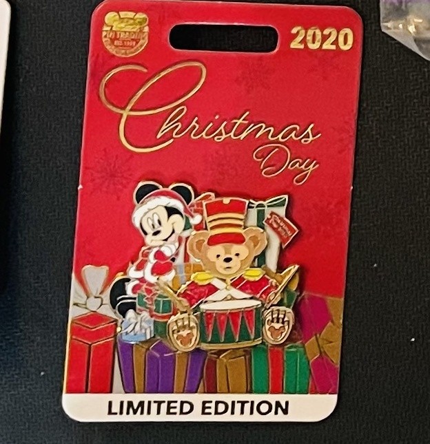 Disney Parks 2020 Christmas Day Mickey Mouse Duffy Bear LE Pin