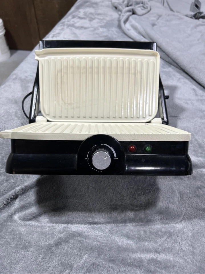 Oster Panini Maker Indoor Grill CKSTPM20W Easy To Clean Duraceramic Tested - Image 3 of 4