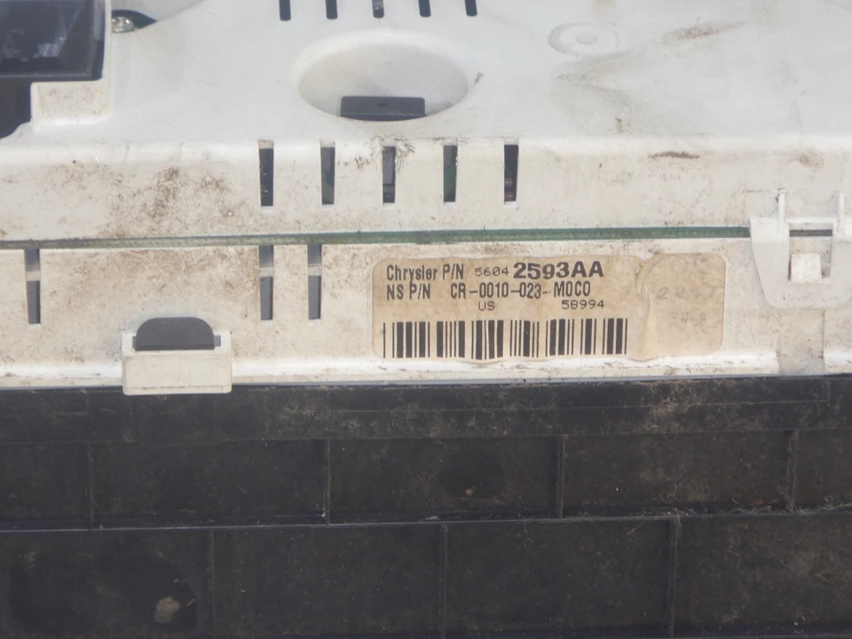 Cuadro de instrumentos velocímetro Jeep Grand Cherokee ZJ 96-98 56042593AA Foto 2 de 4