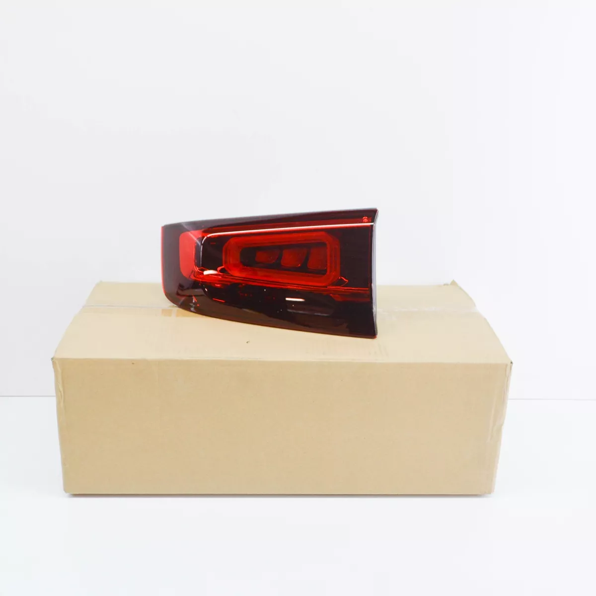 NEW MERCEDES-BENZ GLB X247 RIGHT SIDE INNER TAILLIGHT A2479065400 