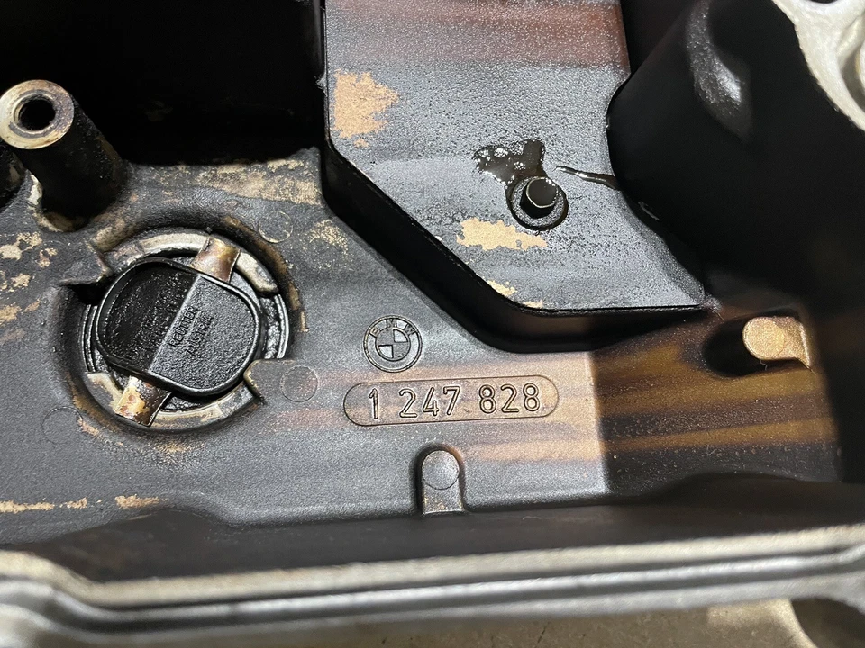 CUBIERTA VÁLVULA MOTOR BMW Z3 E36 1.9 M44 318is 318ti 318i OEM FÁBRICA 1247828 USADO Foto 4 de 4