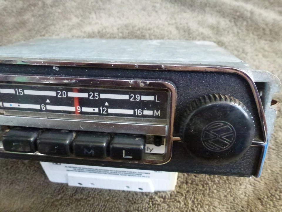 1960's Vintage VW Blaupunkt Wolfsburg III 7638061 Car Radio - 111 035 101 B - Image 3 of 4