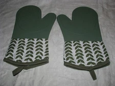 Pair of Sage Green Silicone Oven Mitts W/Quilted Cotton Lining