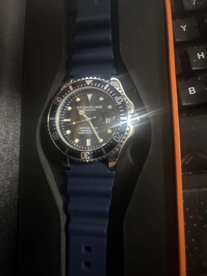 Relógio de mergulho Stuhrling original masculino, prata, pulseira de borracha 42 mm estojo 330 pés - Imagem 4 de 4
