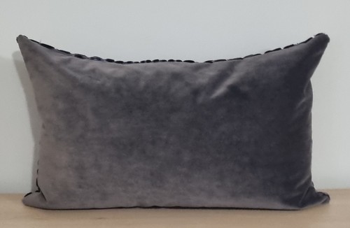 Designers Guild Nabucco Grape & Omega Velvet Cushion Cover 35x55 cm - Picture 3 of 3