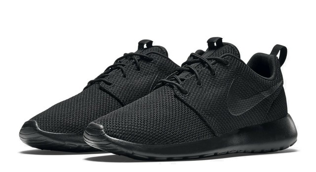black nike roshe 1