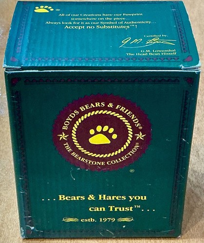 Boyds Bears "EMMIT KLEANSWEEP" algunos trabajos son más difíciles que otros 1E/2038 (nuevo en caja) - Imagen 7 de 9