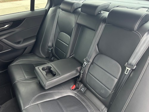 Jaguar XE P250 R-Dynamic S - Bild 11 von 21