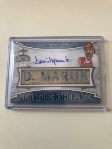 2019/20 LEAF LUMBER KINGS DENNIS MARUK GAME USED SIGNATURE NAMEPLATE #1/1 RARE