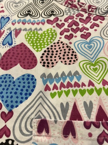 Bonita Scrubs Large Scrub Top White Hearts 2 Pockets - Picture 4 of 7