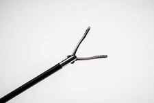 Laparoscopic GATOR traumatic grasper w/ locking handle 5mm x 33cm Long