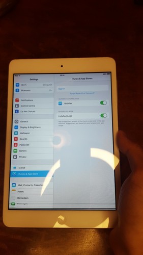 Apple iPad Mini 1st Gen with WiFi 16GB White & Silver - iOS 9.3.5 + ACESSORIES! - Picture 8 of 12