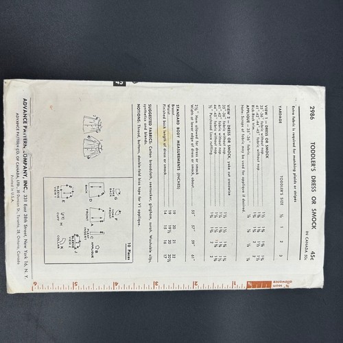 Vestido o bata Advance 2986 fácil de coser para niños pequeños talla 2 - Imagen 2 de 2