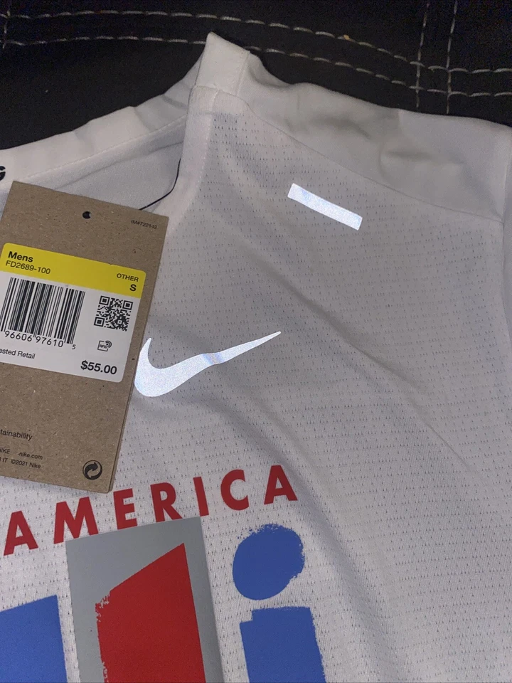 Nike Men’s SM Chicago Marathon 2023 Rise Running shirt - Limited Edition - Image 3 of 4