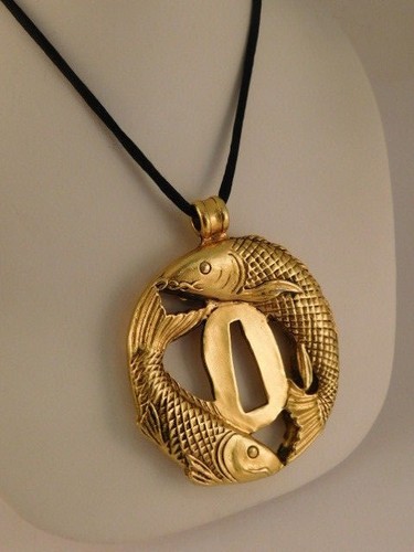 MULTILANA VINTAGE GOLDTONE CARP FISH PENDANT NECKLACE SAIC