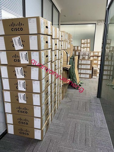24-portowy przełącznik sieciowy Cisco C9300-24T-E Catalyst serii 9300 nowy zapieczętowany - Zdjęcie 2 z 2